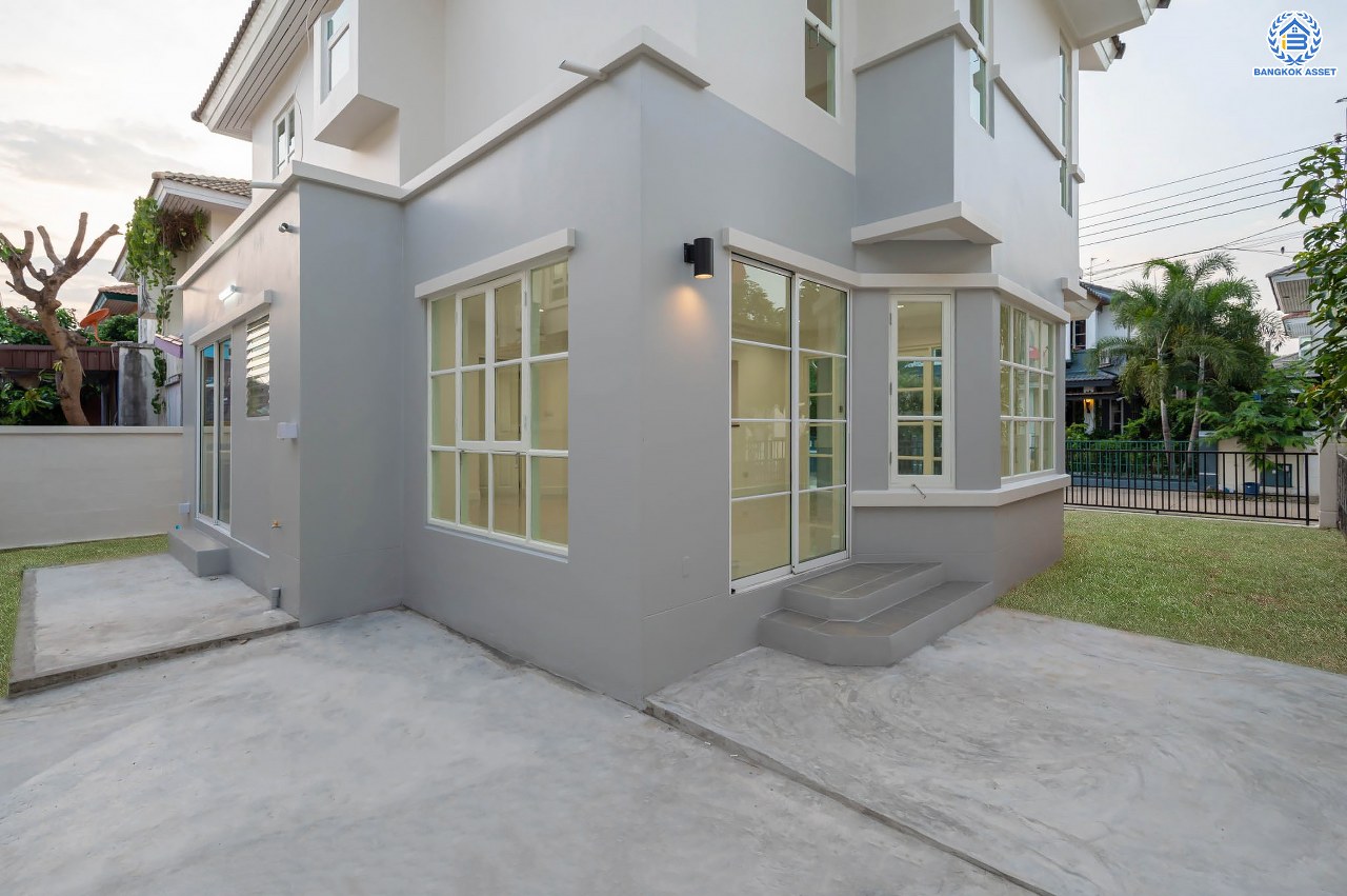 บ้านมือสองตกแต่งใหม่ โครงการ ชลลดา วัดลาดปลาดุก คุณภาพระดับ L&H บนเนื้อที่ 52 ตร.ว. ฟังก์ชัน 3 ห้องนอน 2 ห้องน้ำ 1 ที่จอดรถ สิ่งอำนวยความสะดวกครบครัน บนทำเลศักยภาพ เชื่อมต่อหลายเส้นทาง ใกล้รถไฟฟ้าสายสีม่วง "สถานีคลองบางไผ่" และเซ็นทรัล เวสต์เกต...